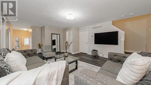 12 - 14 Amos Drive N, Guelph, ON - Indoor Photo Showing Living Room