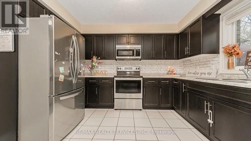 12 - 14 Amos Drive N, Guelph, ON - Indoor Photo Showing Kitchen