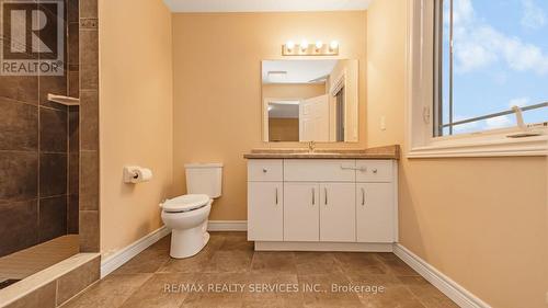 12 - 14 Amos Drive N, Guelph, ON - Indoor Photo Showing Bathroom