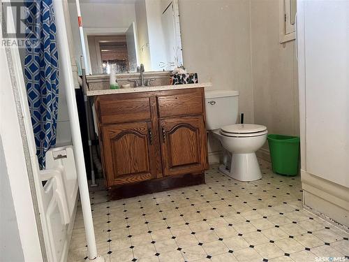 378 1St Street W, Yellow Creek, SK - Indoor Photo Showing Bathroom