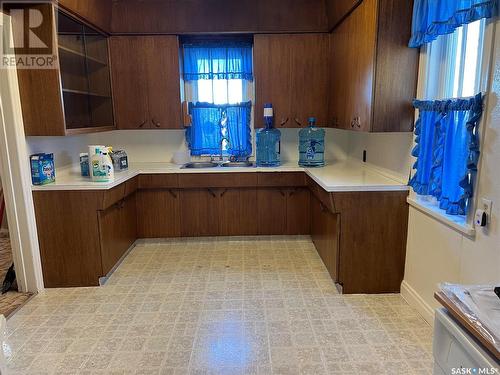 378 1St Street W, Yellow Creek, SK - Indoor Photo Showing Kitchen With Double Sink