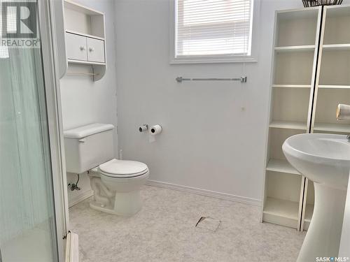 420 Burrows Avenue E, Melfort, SK - Indoor Photo Showing Bathroom