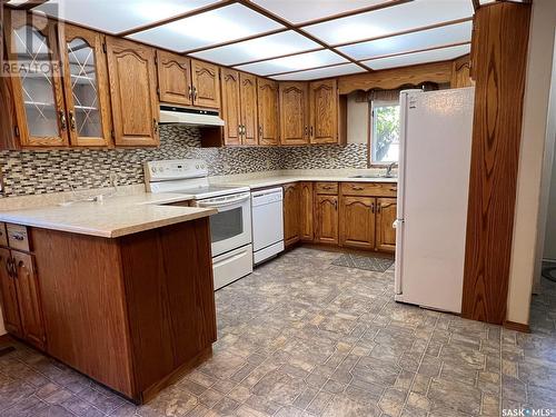 420 Burrows Avenue E, Melfort, SK - Indoor Photo Showing Kitchen