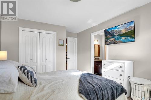 A4 33 Wood Lily Drive, Moose Jaw, SK - Indoor Photo Showing Bedroom