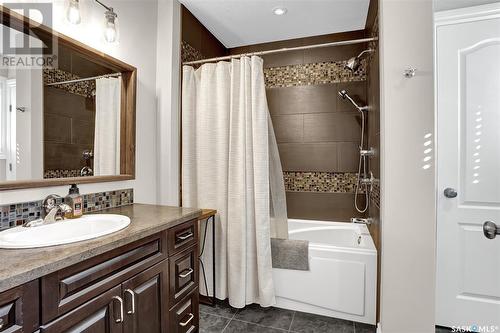 A4 33 Wood Lily Drive, Moose Jaw, SK - Indoor Photo Showing Bathroom