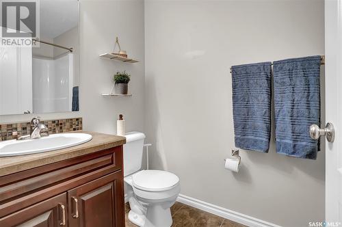 A4 33 Wood Lily Drive, Moose Jaw, SK - Indoor Photo Showing Bathroom