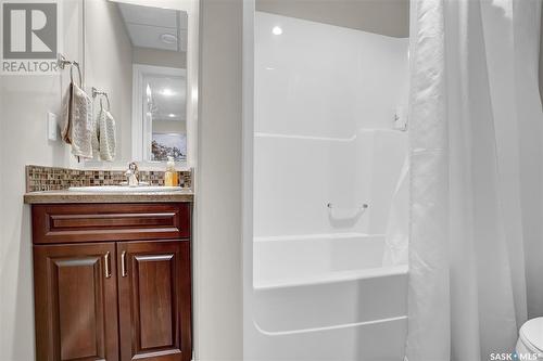 A4 33 Wood Lily Drive, Moose Jaw, SK - Indoor Photo Showing Bathroom