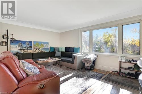 867 Jerseyville Road W, Ancaster, ON - Indoor Photo Showing Living Room