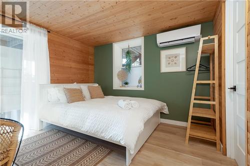 475 Waterfalls Road, Walford, ON - Indoor Photo Showing Bedroom