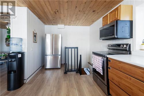 475 Waterfalls Road, Walford, ON - Indoor Photo Showing Kitchen