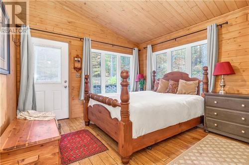 729 Dry Pine Bay Rd, Alban, ON - Indoor Photo Showing Bedroom