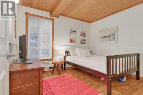 729 Dry Pine Bay Rd, Alban, ON - Indoor Photo Showing Bedroom