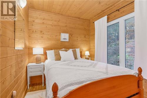 729 Dry Pine Bay Rd, Alban, ON - Indoor Photo Showing Bedroom