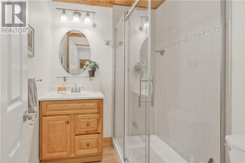 729 Dry Pine Bay Rd, Alban, ON - Indoor Photo Showing Bathroom