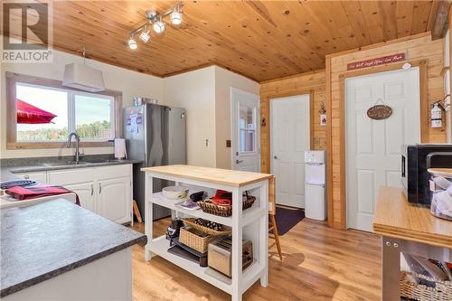 729 Dry Pine Bay Rd, Alban, ON - Indoor Photo Showing Kitchen