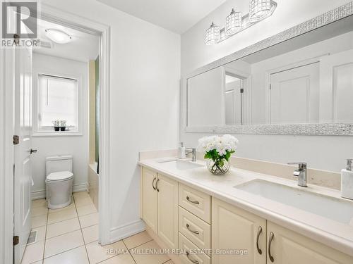 24 Black Duck Trail, King, ON - Indoor Photo Showing Bathroom