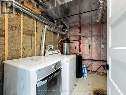 24 Black Duck Trail, King, ON - Indoor Photo Showing Laundry Room