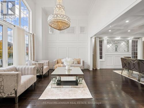 24 Black Duck Trail, King, ON - Indoor Photo Showing Living Room