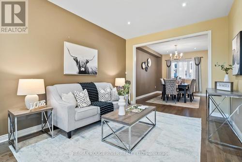 908 Black Cherry Drive, Oshawa (Taunton), ON - Indoor Photo Showing Living Room