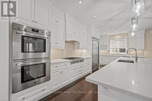 84 Mccann Street, Guelph, ON - Indoor Photo Showing Kitchen With Stainless Steel Kitchen With Upgraded Kitchen