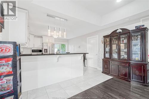 47 Molengraaf Way, Chatham, ON - Indoor Photo Showing Kitchen