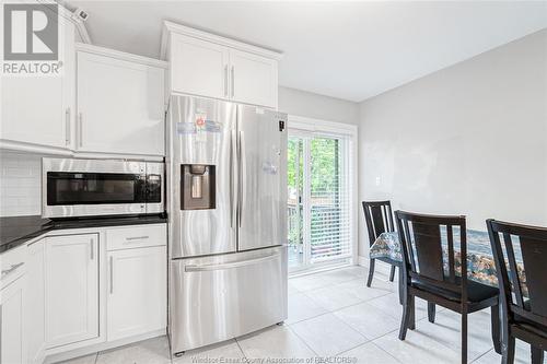 47 Molengraaf Way, Chatham, ON - Indoor Photo Showing Kitchen