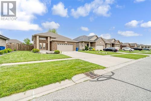 47 Molengraaf Way, Chatham, ON - Outdoor With Facade