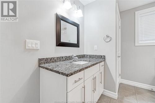 47 Molengraaf Way, Chatham, ON - Indoor Photo Showing Bathroom