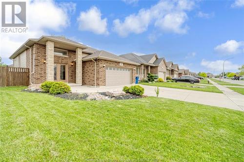 47 Molengraaf Way, Chatham, ON - Outdoor With Facade