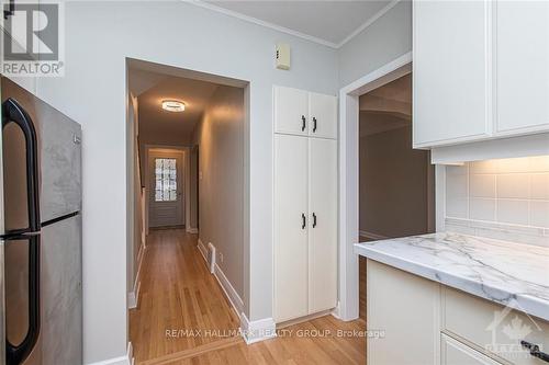 519 Cole Avenue, Ottawa, ON - Indoor