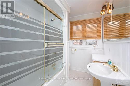 519 Cole Avenue, Ottawa, ON - Indoor Photo Showing Bathroom