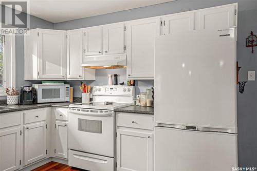 223 David Knight Crescent, Saskatoon, SK - Indoor Photo Showing Kitchen