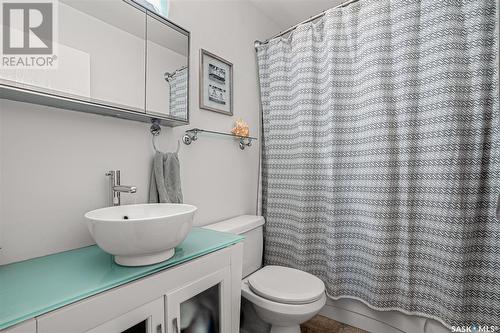 223 David Knight Crescent, Saskatoon, SK - Indoor Photo Showing Bathroom