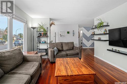 223 David Knight Crescent, Saskatoon, SK - Indoor Photo Showing Living Room