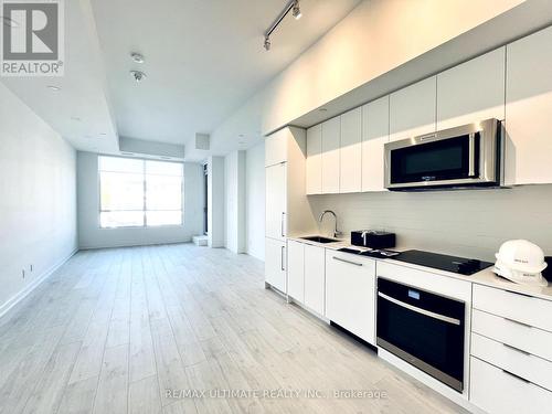 205 - 181 Sheppard Avenue E, Toronto, ON - Indoor Photo Showing Kitchen