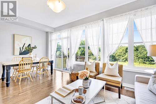 28 Paradise Way, Whitby, ON - Indoor Photo Showing Living Room