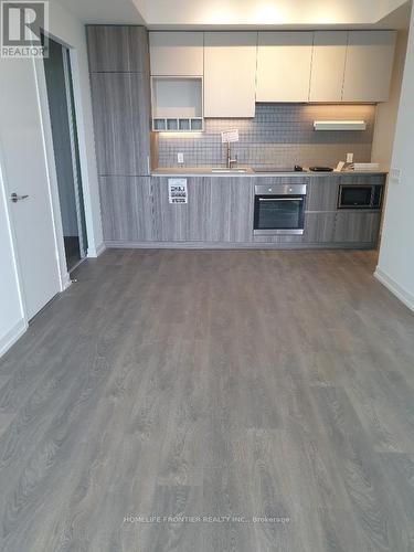 4712 - 5 Buttermill Avenue, Vaughan, ON - Indoor Photo Showing Kitchen