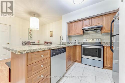 308 - 9431 Jane Street, Vaughan, ON - Indoor Photo Showing Kitchen