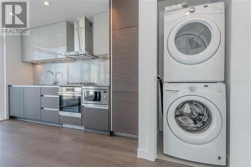 180X 6098 Station Street, Burnaby, BC - Indoor Photo Showing Laundry Room