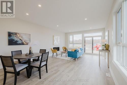 1861 Dalmagarry Road, London, ON - Indoor Photo Showing Dining Room