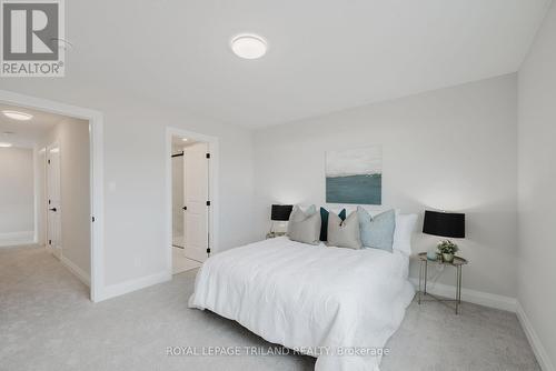 1861 Dalmagarry Road, London, ON - Indoor Photo Showing Bedroom