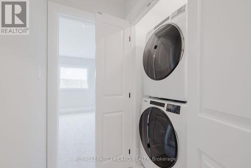 1861 Dalmagarry Road, London, ON - Indoor Photo Showing Laundry Room