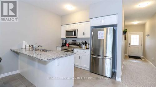 977 Wright Drive, Midland, ON - Indoor Photo Showing Kitchen With Upgraded Kitchen