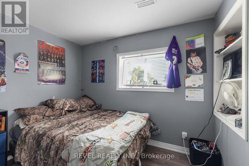 1866 Old Second Road N, Springwater, ON - Indoor Photo Showing Bedroom