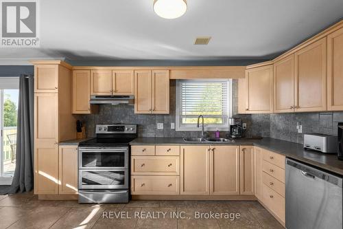 1866 Old Second Road N, Springwater, ON - Indoor Photo Showing Kitchen With Double Sink