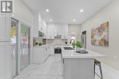 17 First Street, Orangeville, ON - Indoor Photo Showing Kitchen With Double Sink