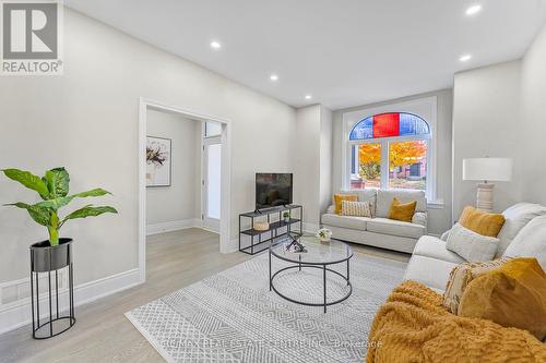 17 First Street, Orangeville, ON - Indoor Photo Showing Living Room