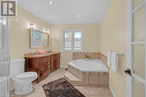 179 Shanley Terrace, Oakville, ON - Indoor Photo Showing Bathroom