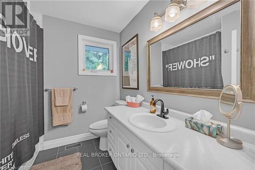 179 Shanley Terrace, Oakville, ON - Indoor Photo Showing Bathroom