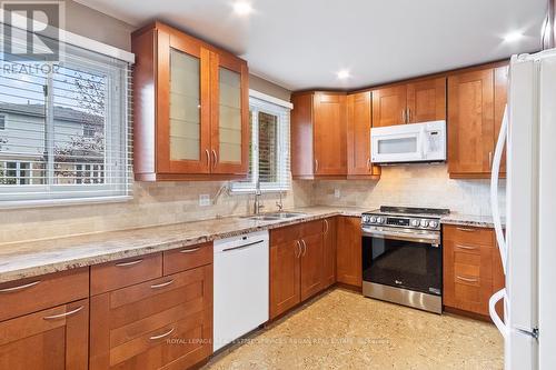 2136 Donald Road, Burlington, ON - Indoor Photo Showing Kitchen With Double Sink